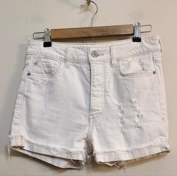 Anthropologie Pilcro Distressed Slim Denim Shorrs In Ivory Size 27 - Picture 2 of 5